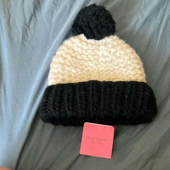 Kate Spade: NWT Black & White Knit Colorblock Beanie- Hat- 100% Wool- One Size